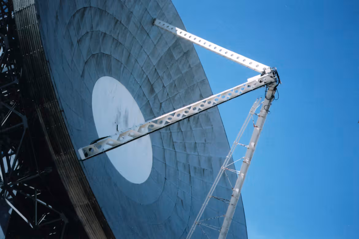 Satellite vs Fiber Optic Internet for Enterprises
