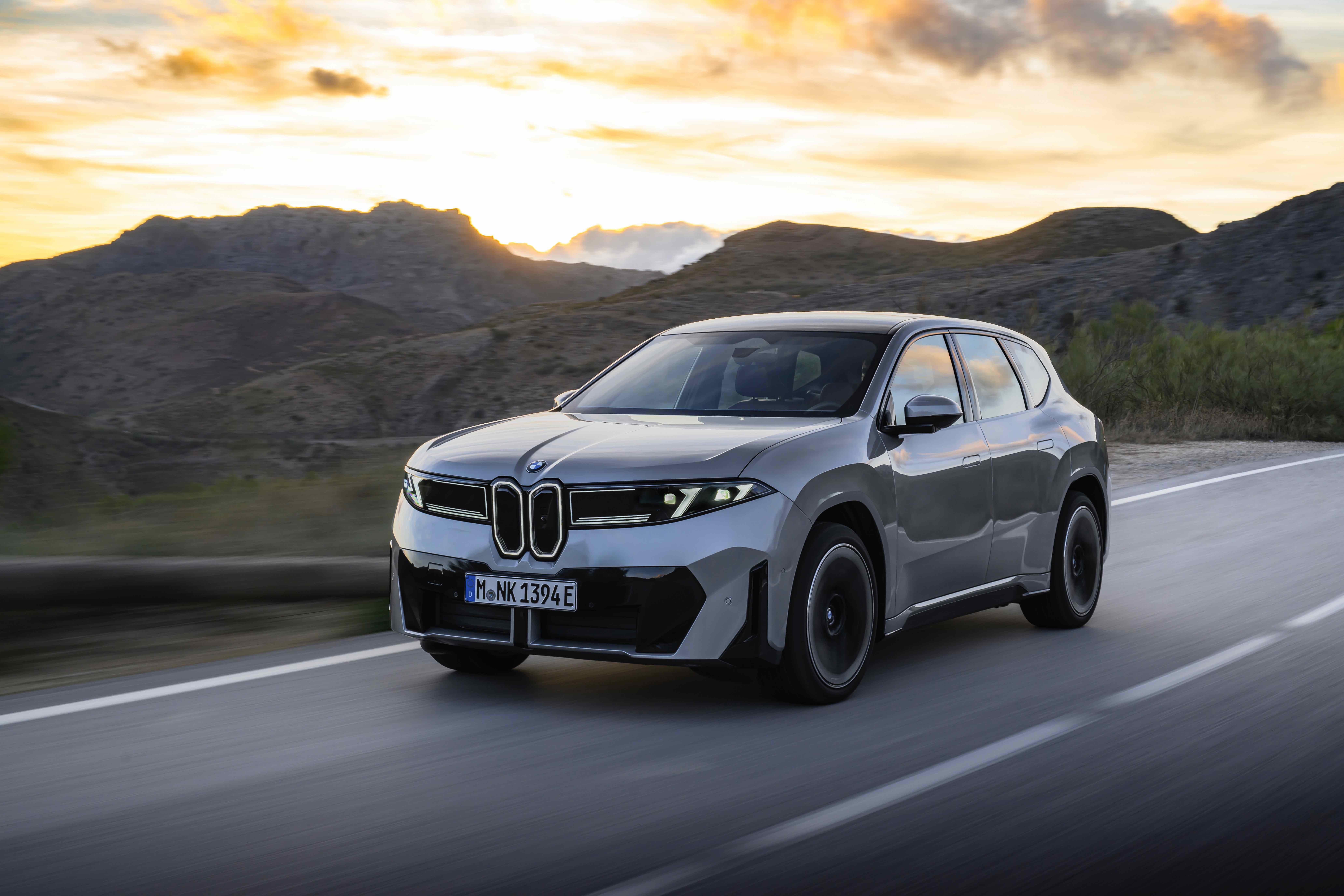 grauer BMW iX3