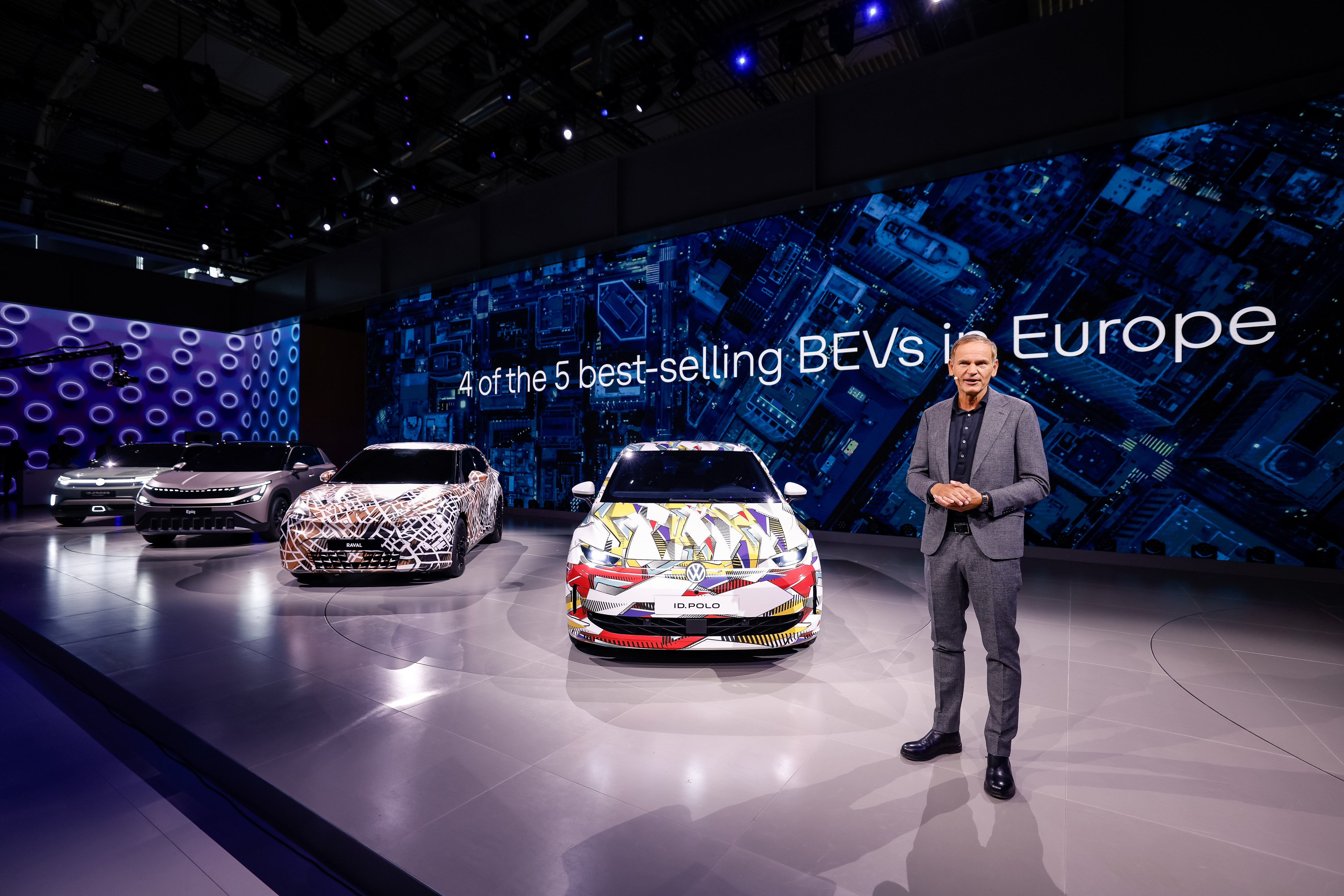 Volkswagen Chef Oliver Blume bei der Vorstellung des neuen ID. Polo und Cupra Raval.