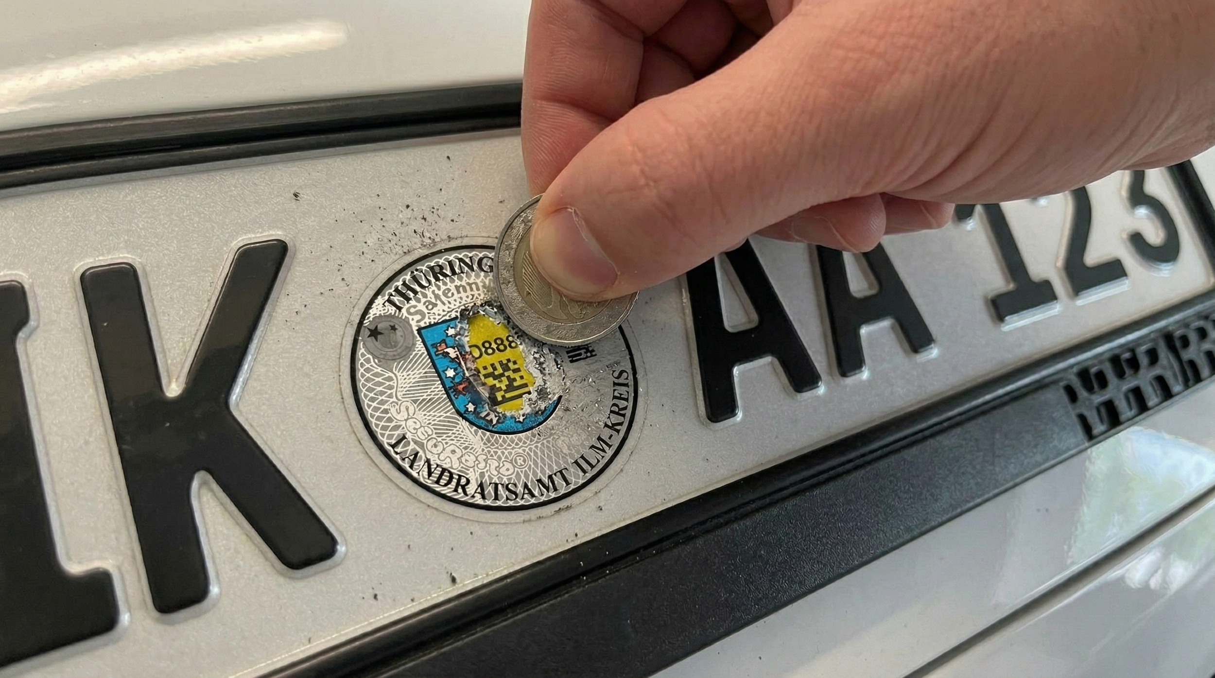 Sicherheitscode auf Kennzeichen