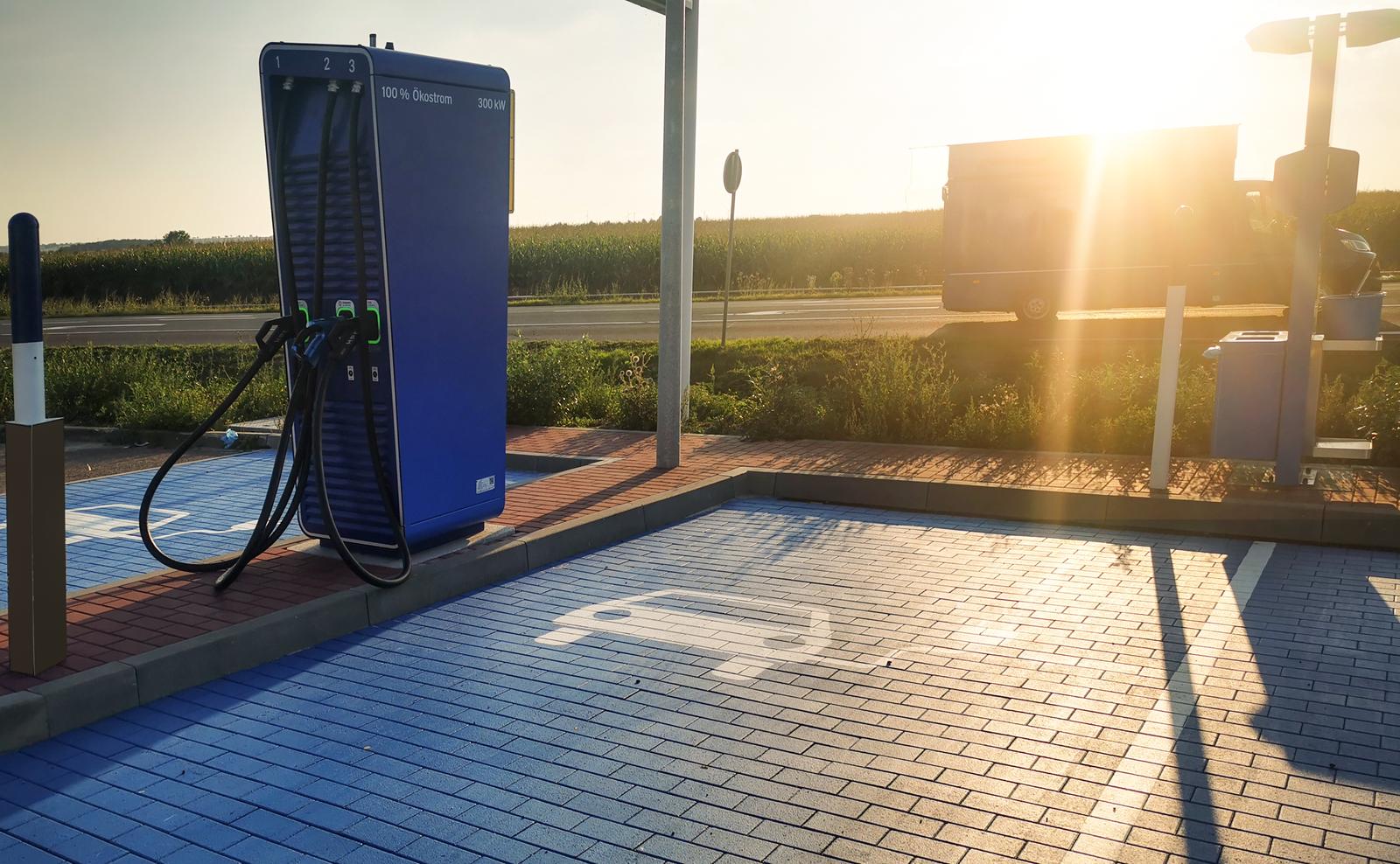 300kW Ökostrom-Ladesäule
