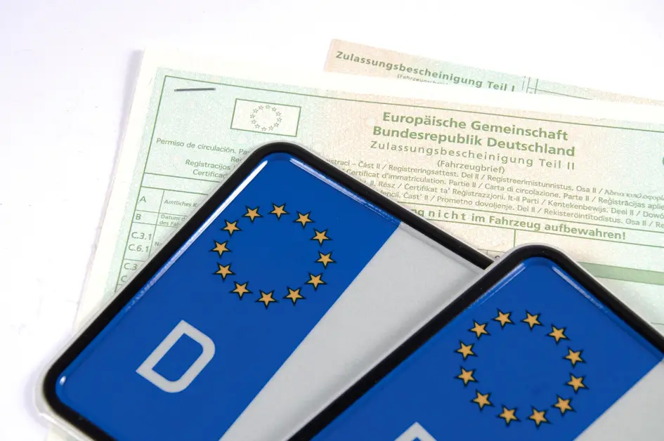 Deutsche Kfz-Kennzeichen und Zulassungsbescheinigungen