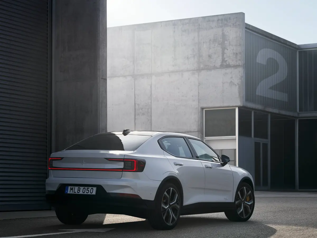 weißer Polestar 2