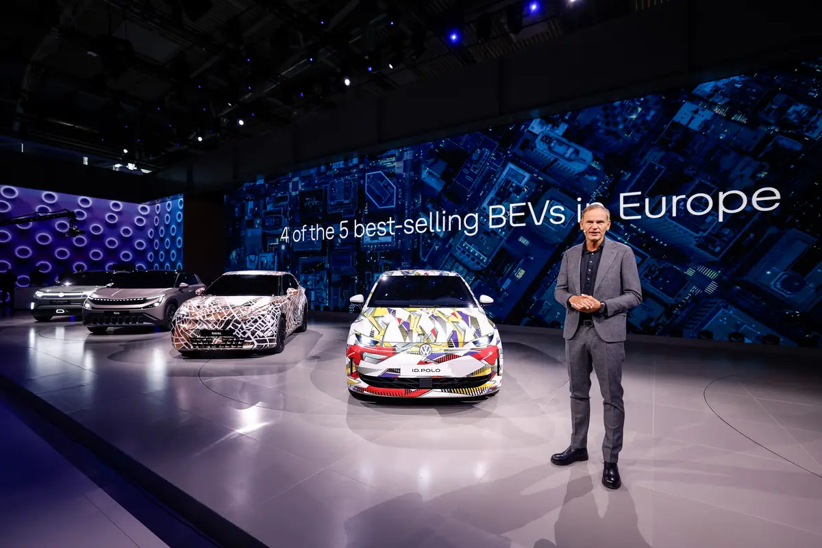 Volkswagen Chef Oliver Blume bei der Vorstellung des neuen ID. Polo und Cupra Raval.
