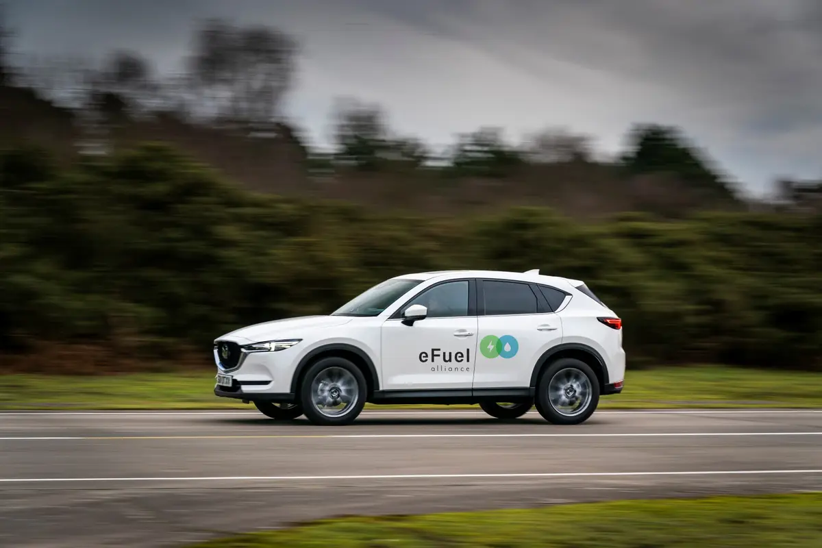 Mazda testet E-Fuels
