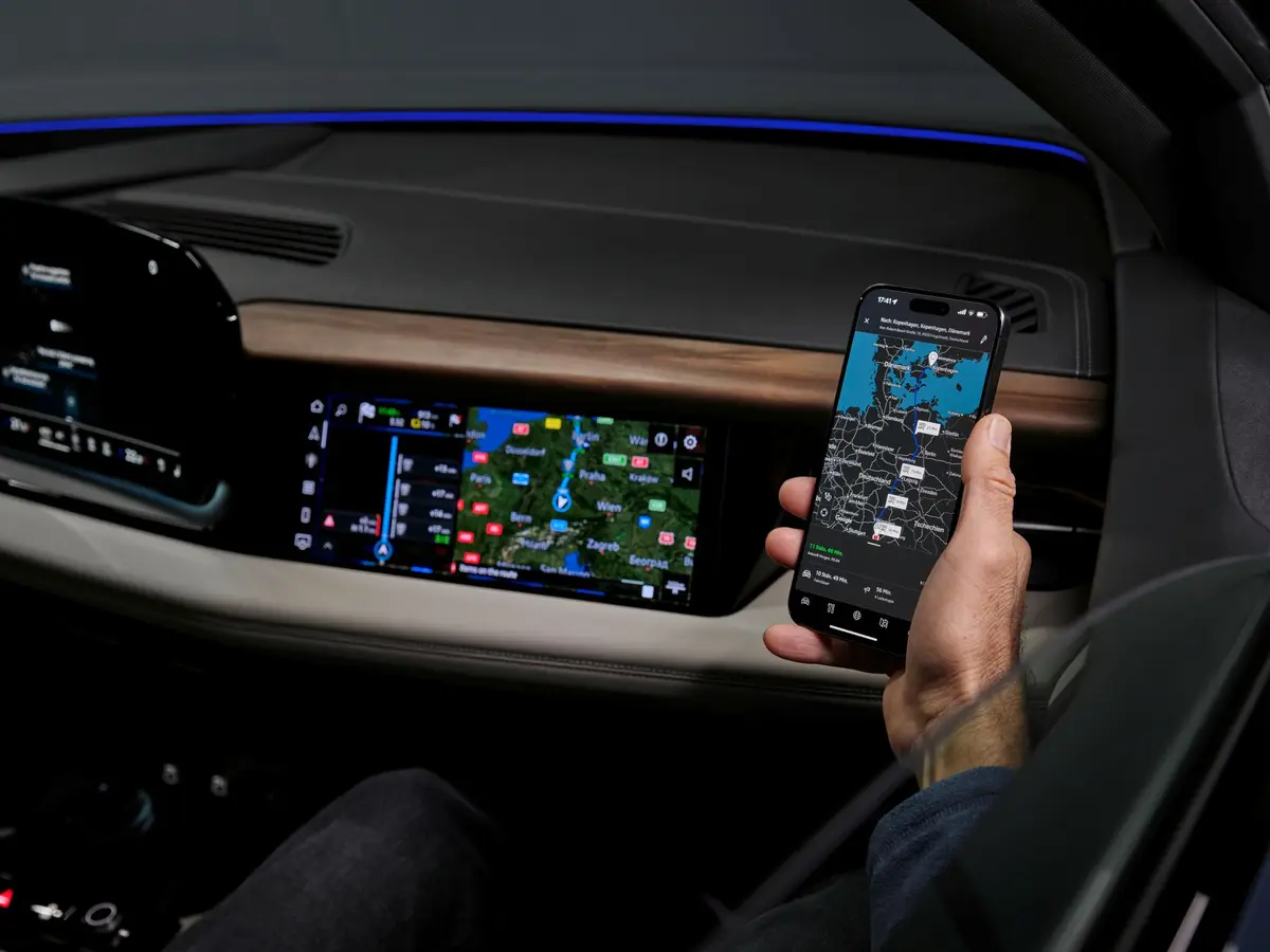 Navigationsgerät und App zur Ladeplanung