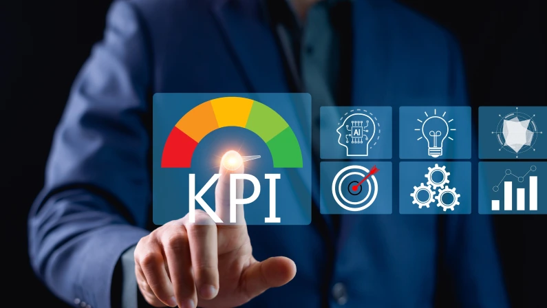 Businessman analyzes KPI, the organization's personnel performance indicators, to evaluate and track marketing, sales, finance and operations data. Using KPI data to plan business plans.