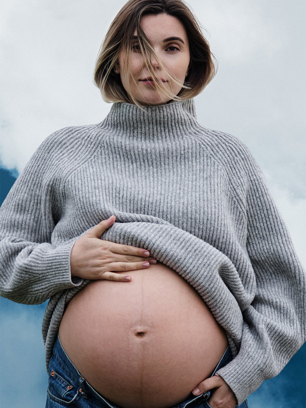 Maternity portrait of Mia Fabricius photographed by Patrick Pankalla.