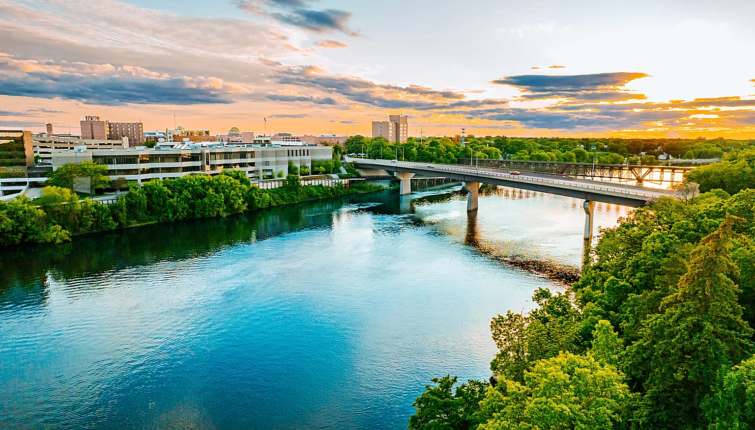 Affinity Moving Minneapolis skyline moving services background