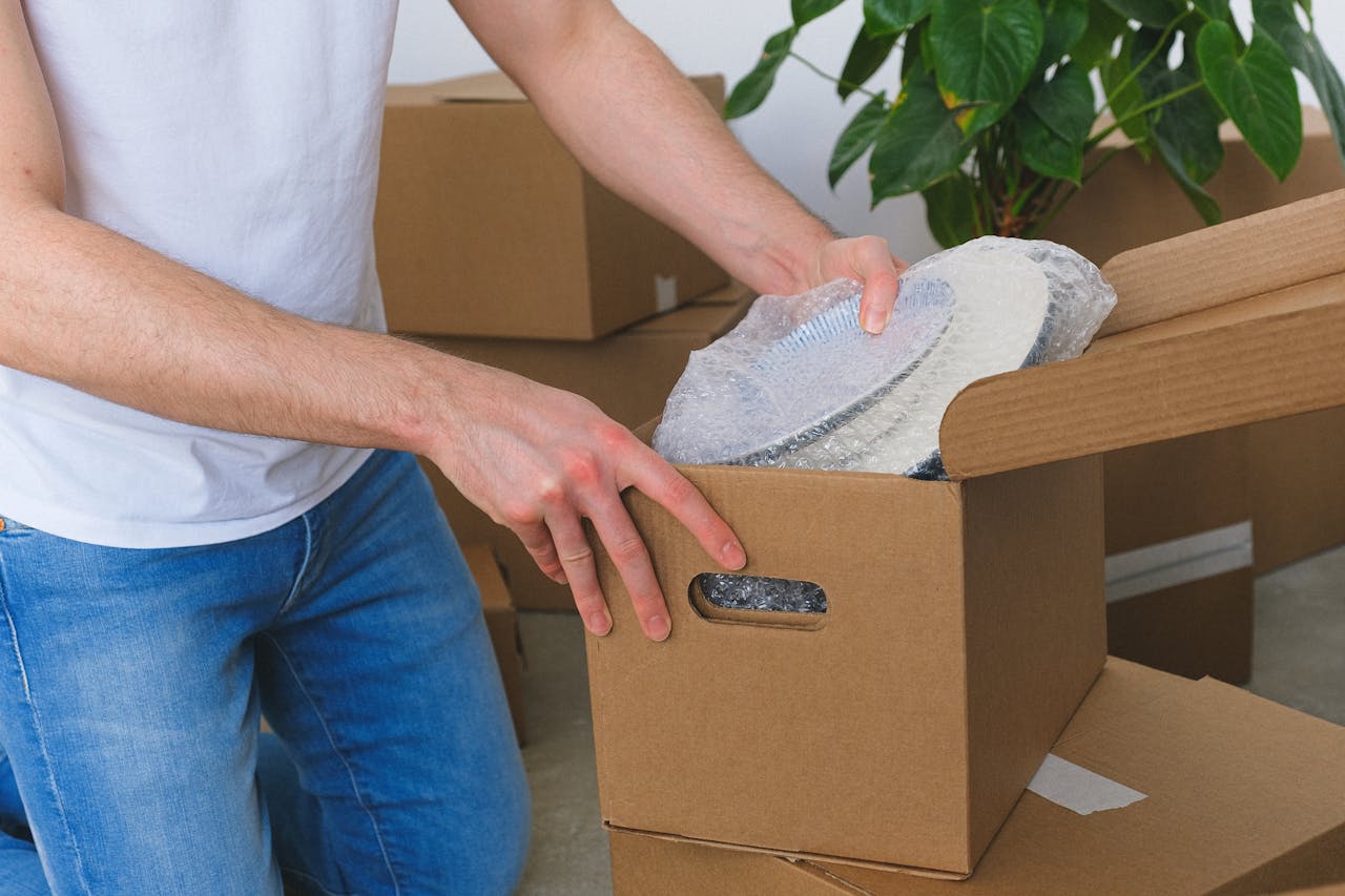 Main image for Affinity Moving blog: When Should You Start Packing for a Move? Your Complete Guide.