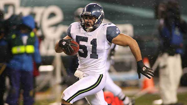 Lofa Tatupu returning a turnover 