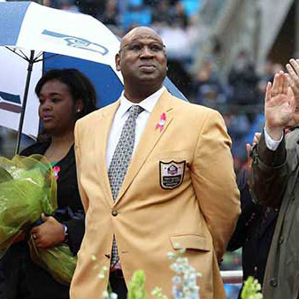 Cortez Kennedy accepting applause as his ceremony