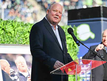 Mike Holmgren doing his ring of honor speech