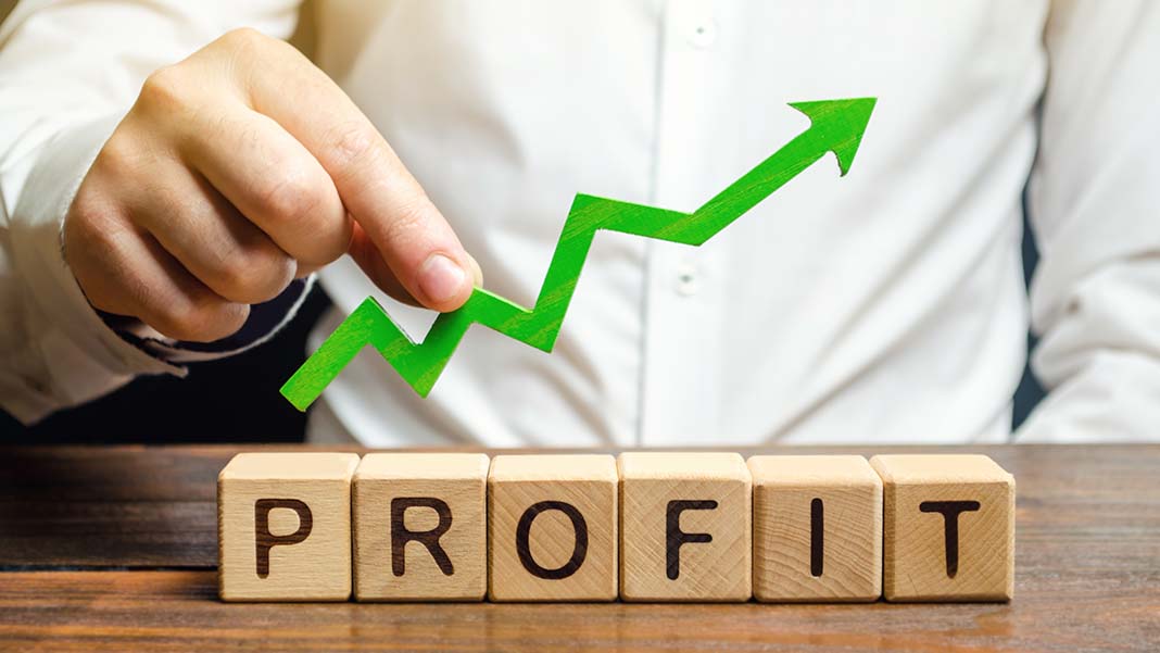 graph going upwards - How to Trade and Make Money