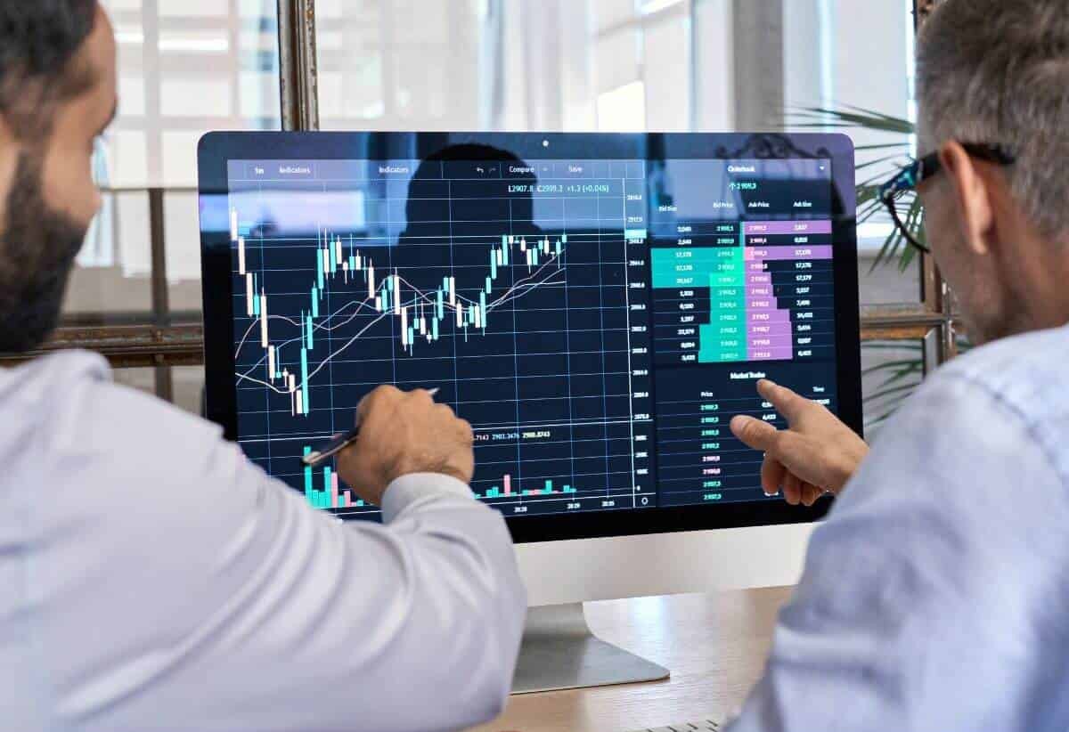 men trading - Do You Pay Taxes On Day Trading