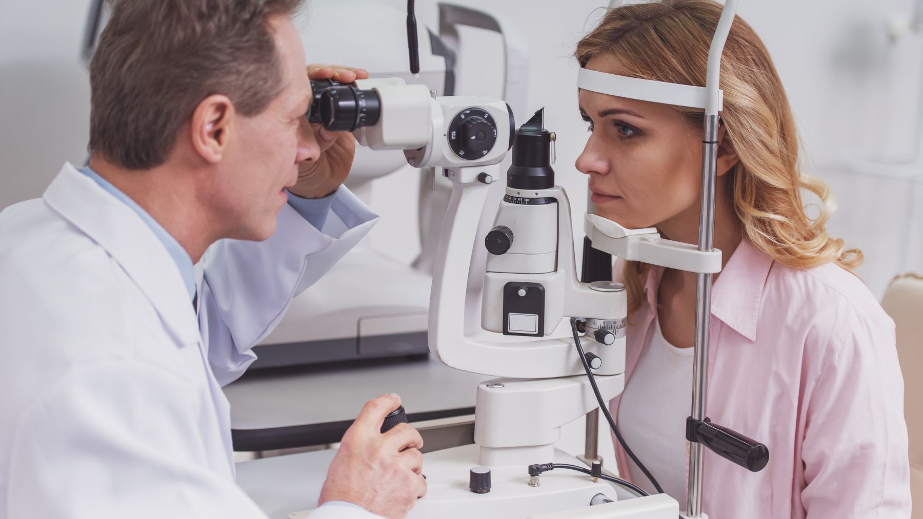 Optometrysta a okulista 