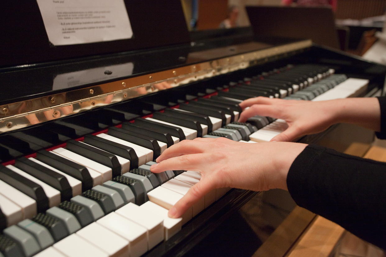 Between the notes