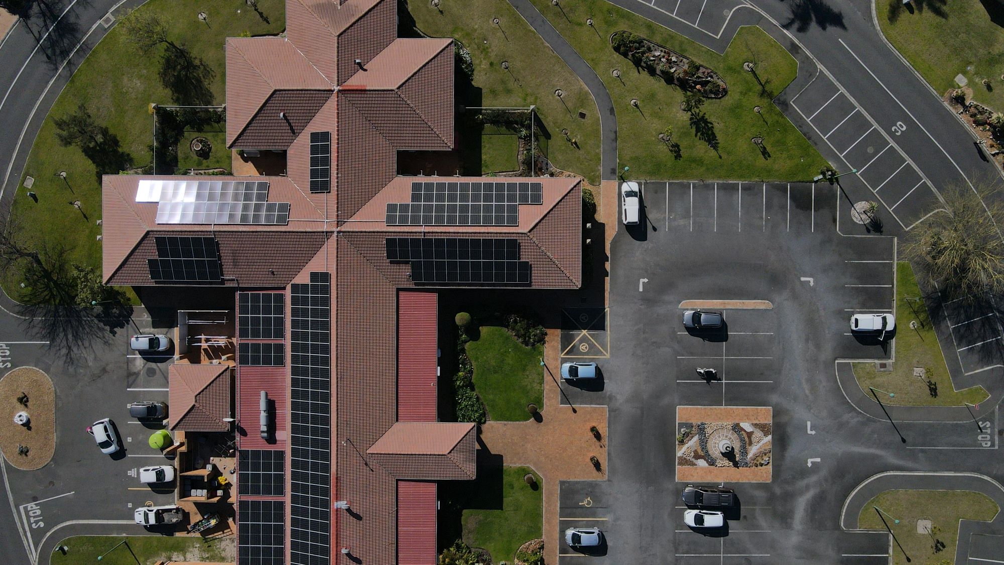 Aerial view of the Klaradyn Retirement Village rooftop solar installation, Cape Town