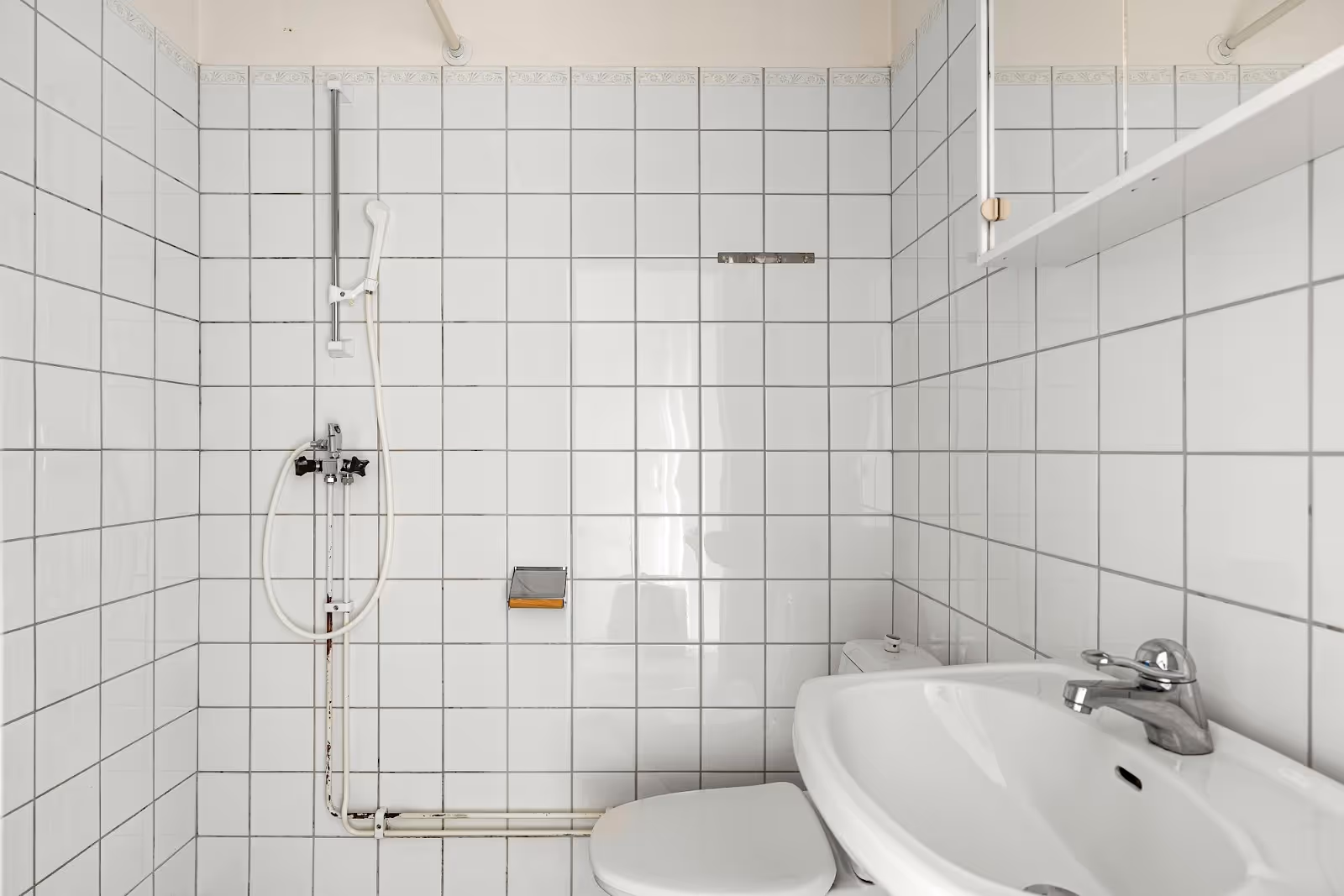 Ein Grundriss des Badezimmers mit notierten Kostenfaktoren