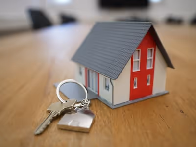 Keychain with house and keys 
