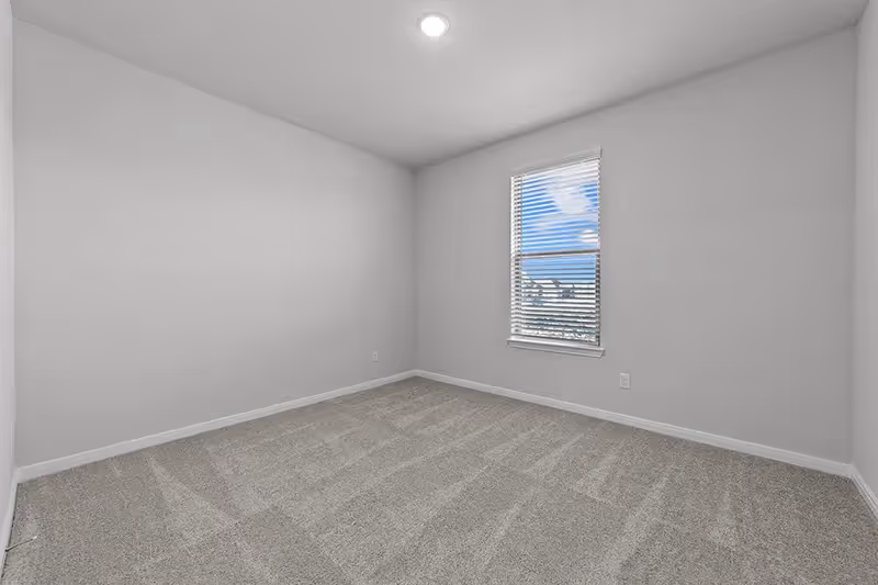 bedroom with carpet