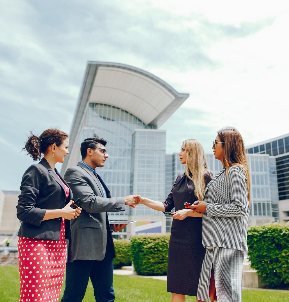 Top 5 Reasons North Americans Are Buying Property in Dubai