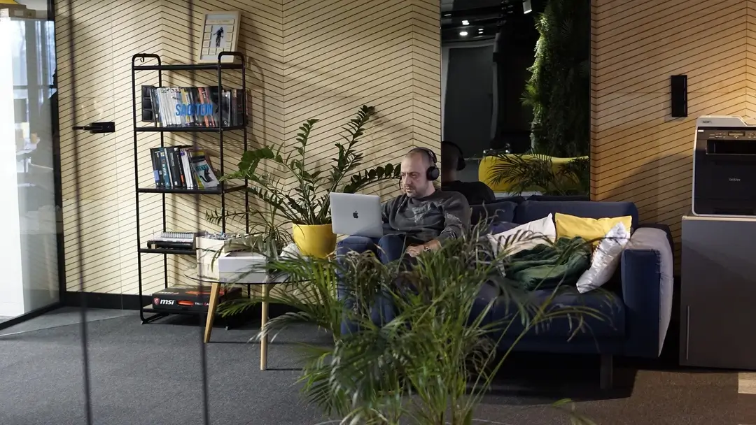 working in the sagiton office 