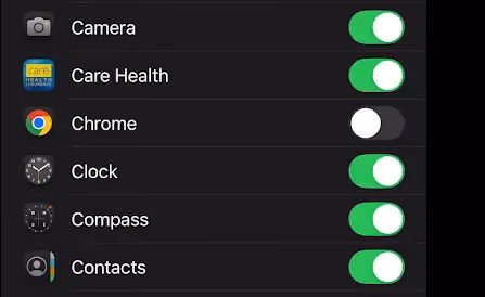 iOS settings displaying the Chrome app settings with notifications disabled.