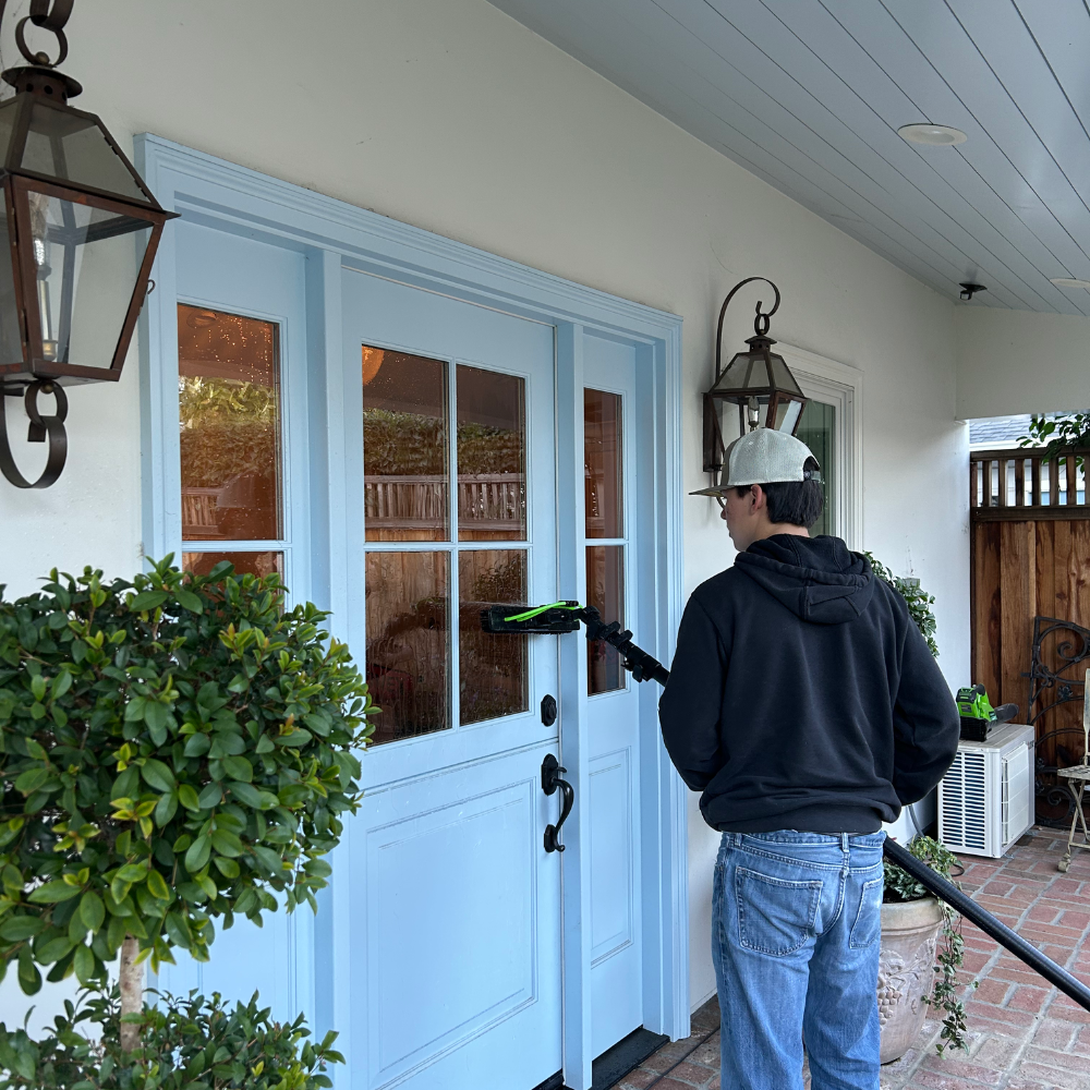 exterior window cleaning
