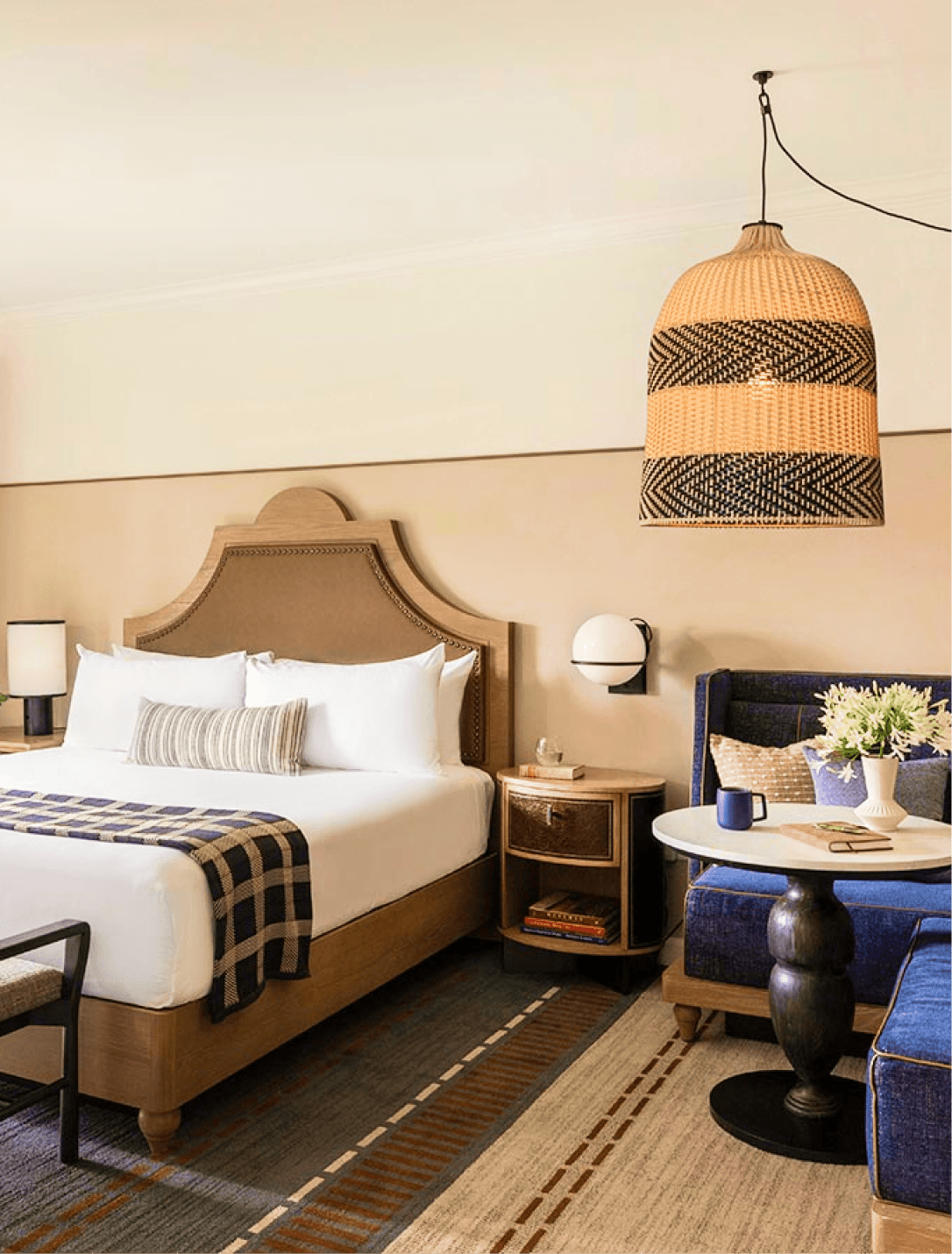 Guest room at Estancia La Jolla