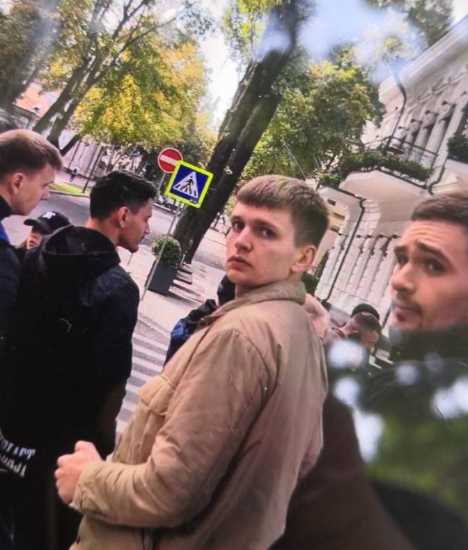 FOTO// Oamenii lui Șor, în slujba lui Dodon. Nici condamnatul fugar nu a reușit să salveze protestul „patrioților” 6 68da6920cb780581f40da56d Screenshot 6