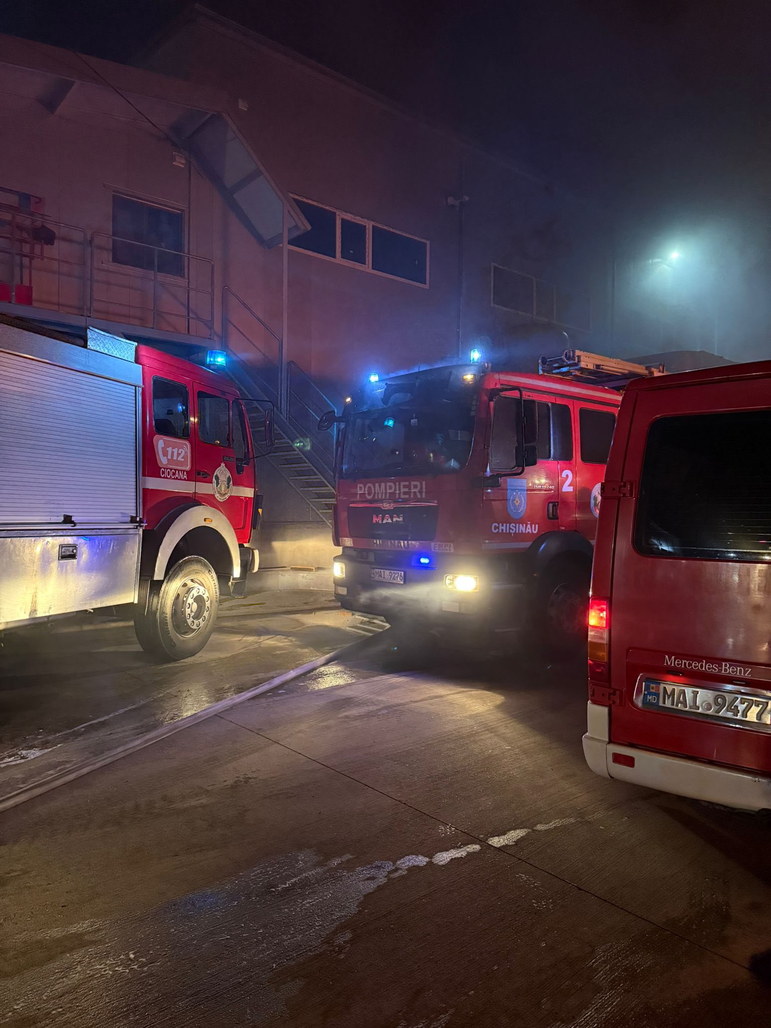 FOTO Un depozit cu materiale de construcție a fost distrus de flăcări 5 68dcb71c3c1ce8e133f853dc 555981807 1198415905657792 6638781482537346014 n