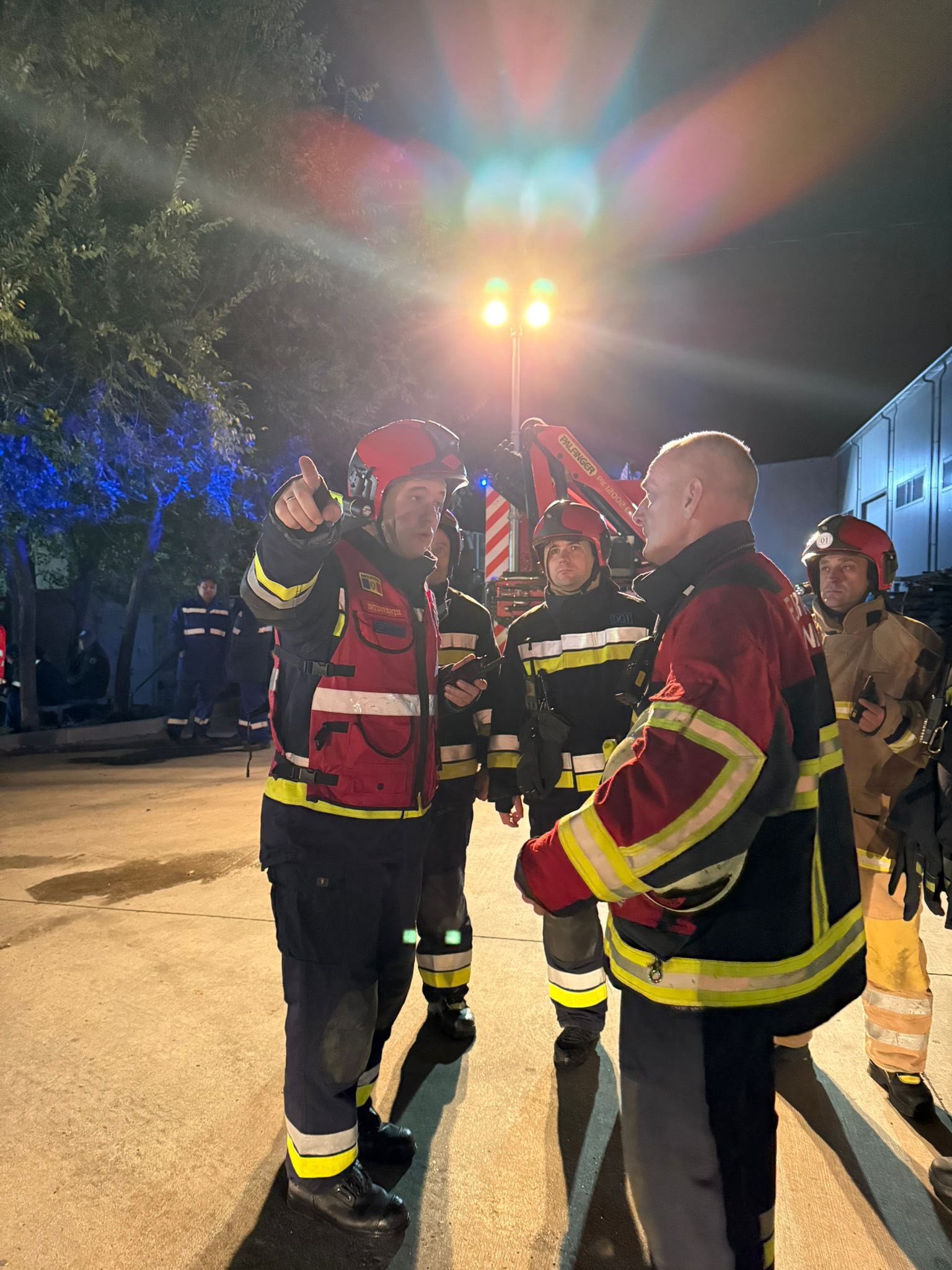 FOTO Un depozit cu materiale de construcție a fost distrus de flăcări 3 68dcb72f06ef2e227c069034 556849148 1198415952324454 6407353504322665755 n