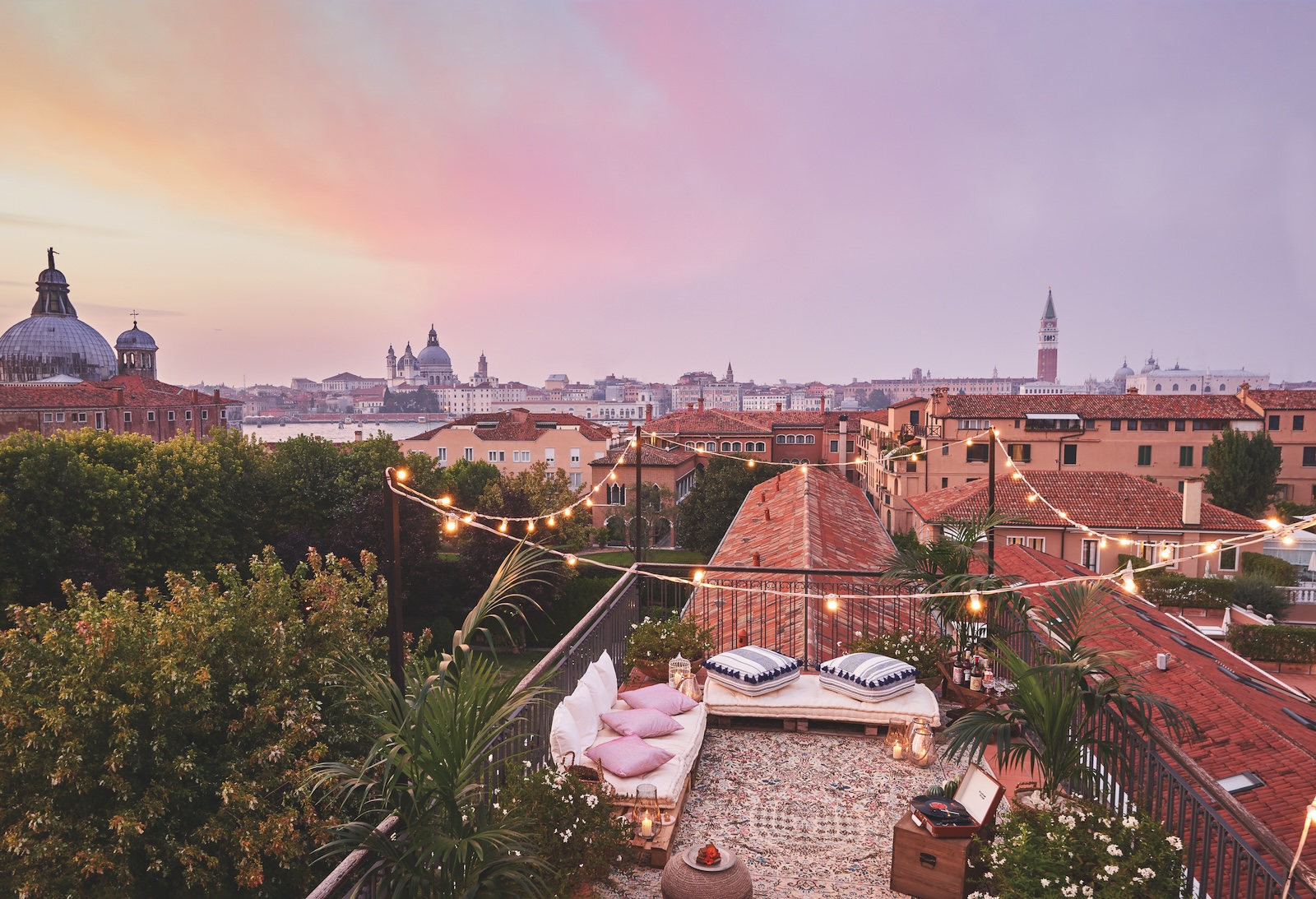 Cocktails and private events overlooking the rooftops of Venice