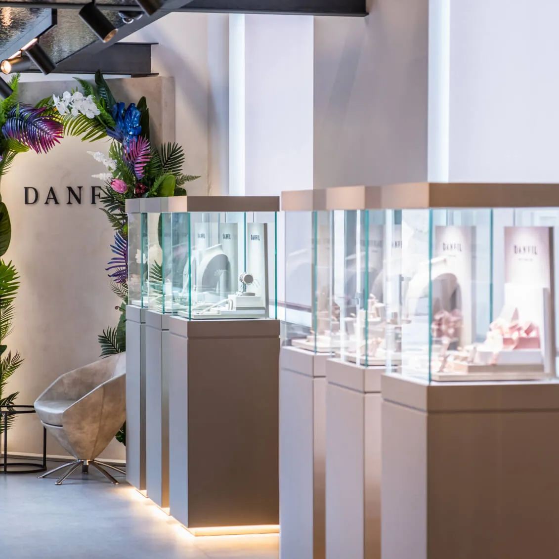 Miba Interior - Reference - Klenotnictví Danfil