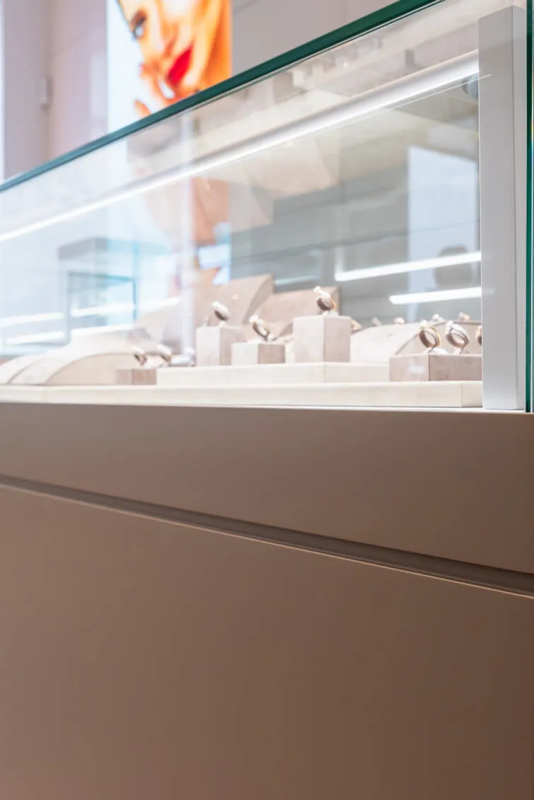 Miba Interior - Reference - Klenotnictví Danfil