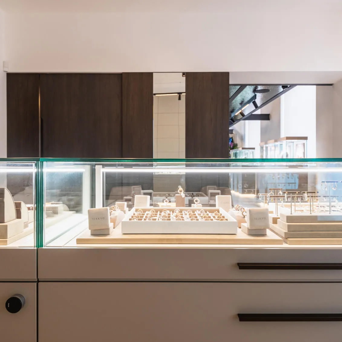 Miba Interior - Reference - Klenotnictví Danfil