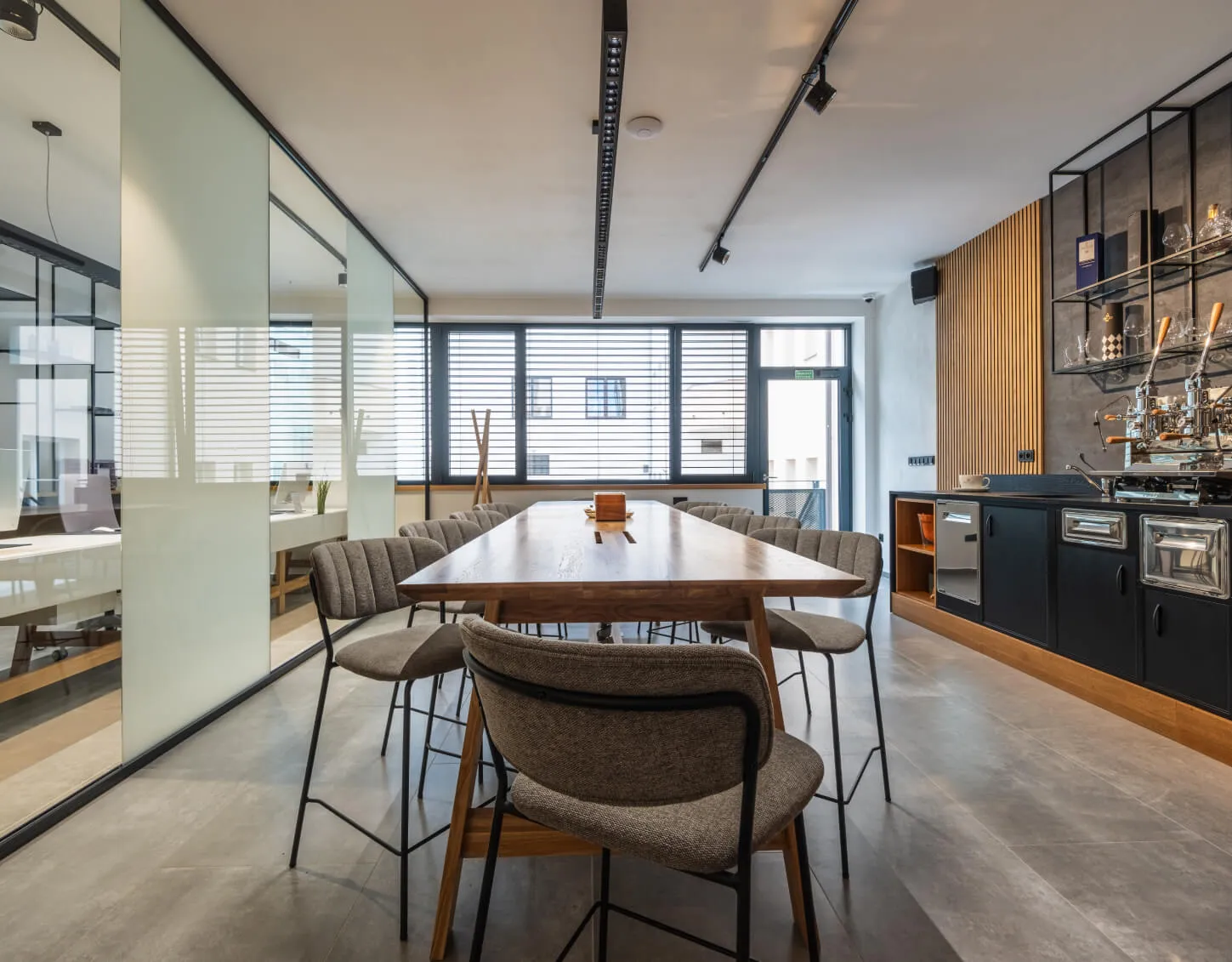 Miba Interior - Reference - Mia Coffee