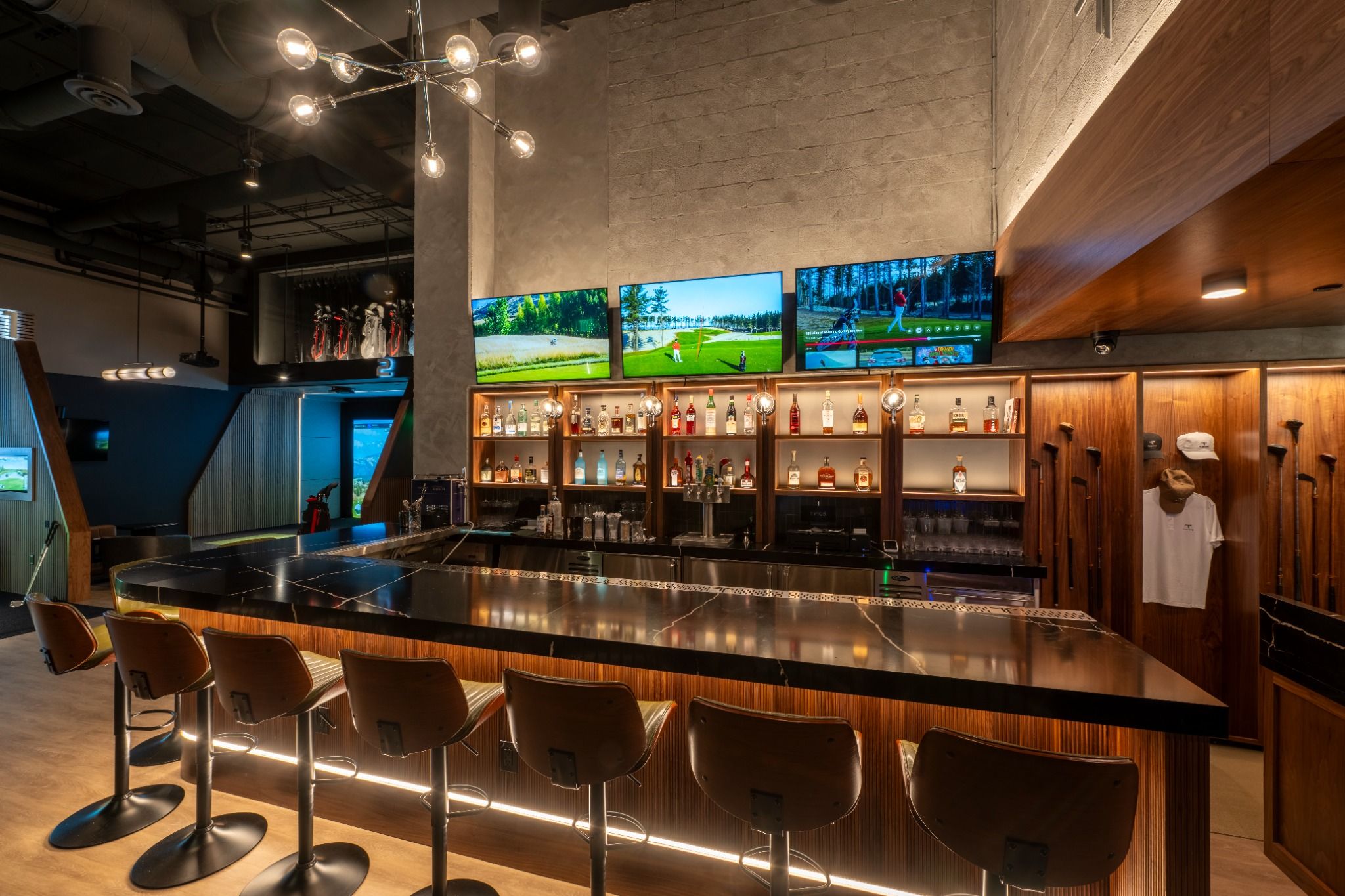 Main bar