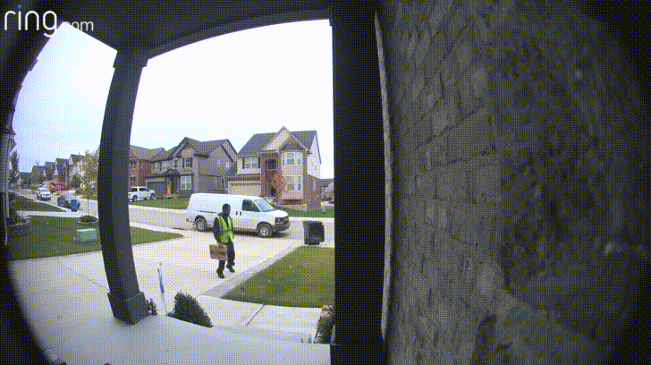 GIF illustrating how Sales Navigator notifications keep you informed in real time