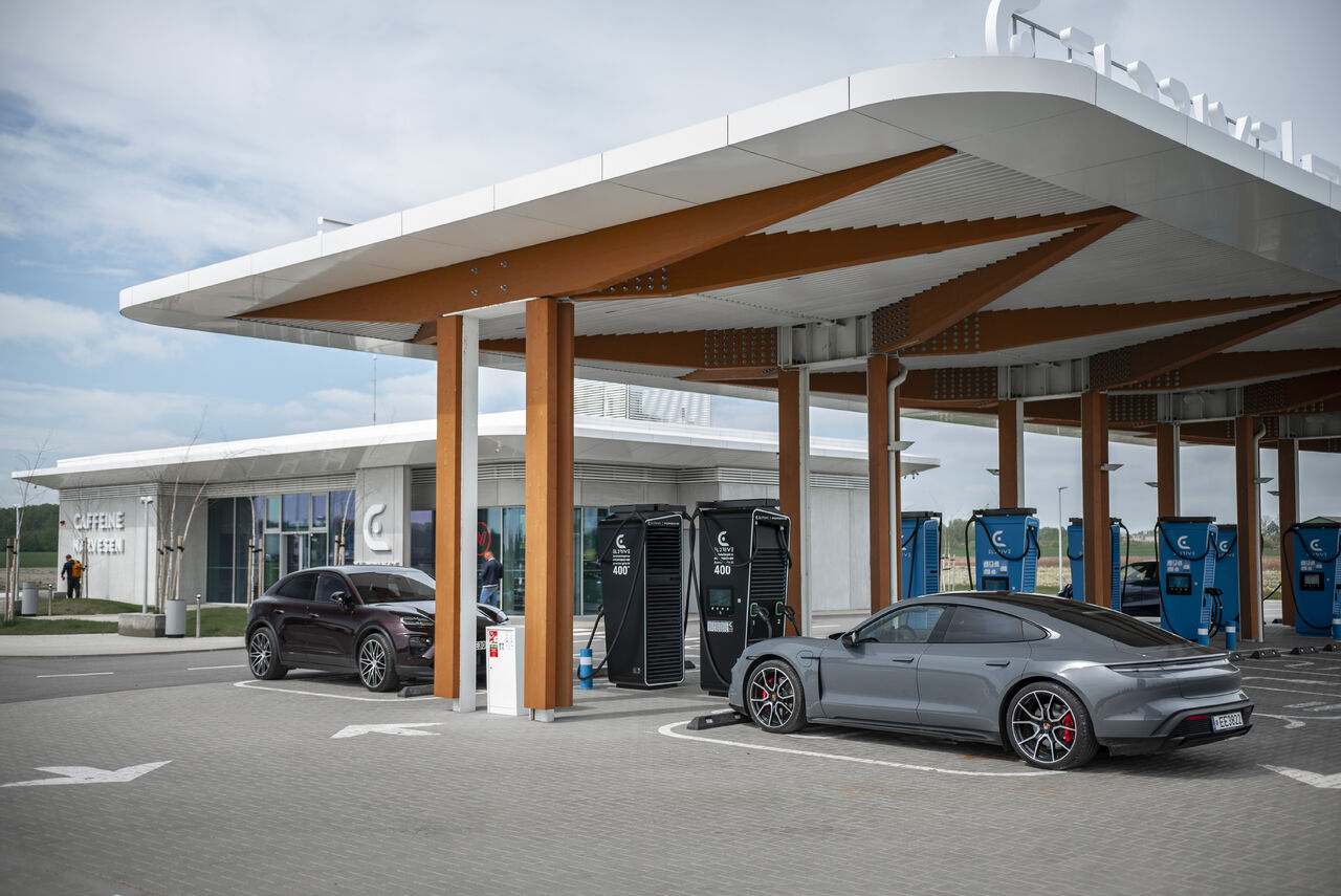 Almost 80% more energy charged at the Raseiniai and Rietavas Eldrive Porsche Charging Hubs over the Sea Festival weekend than at the start of summer