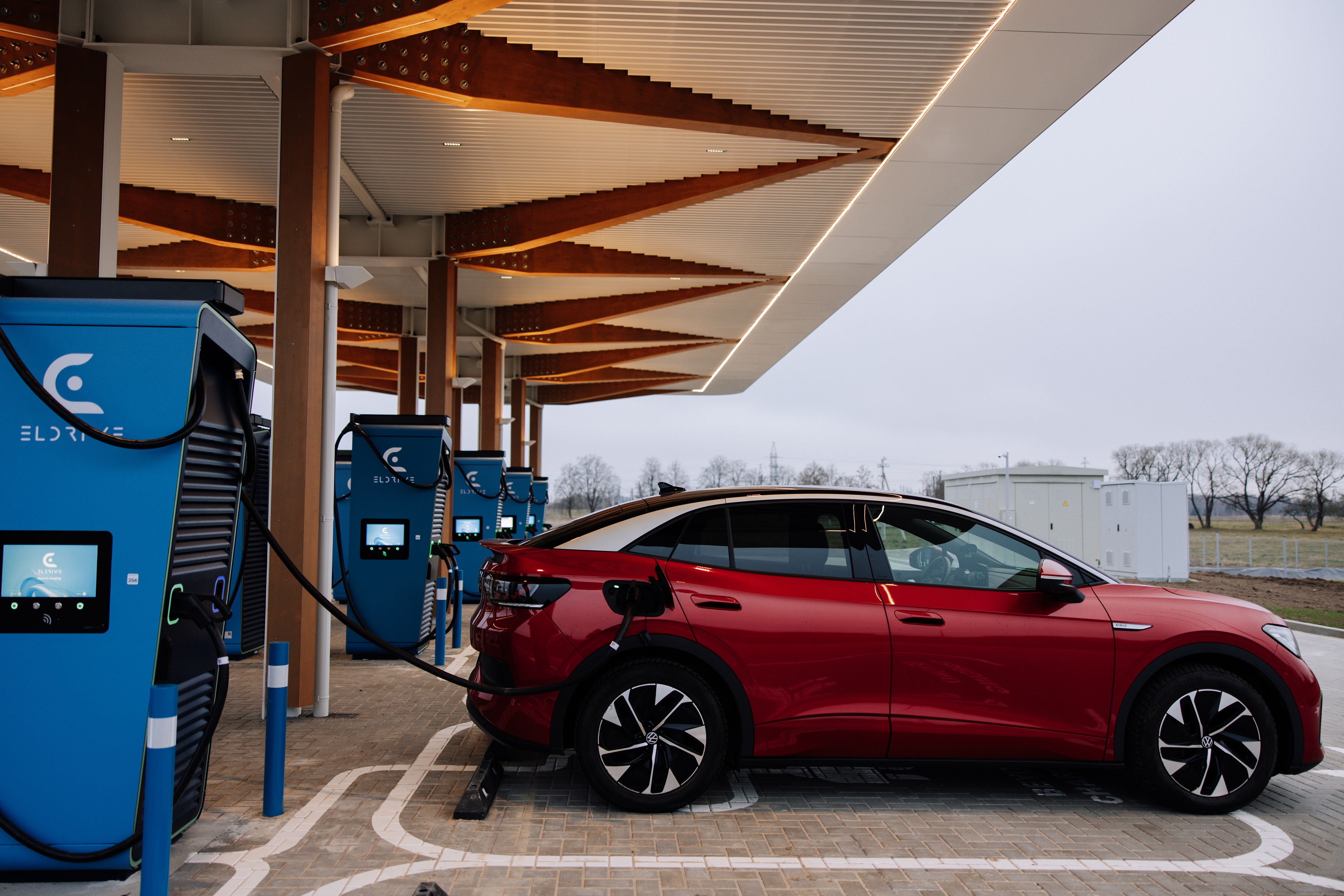 How to charge an electric vehicle when it's freezing outside?