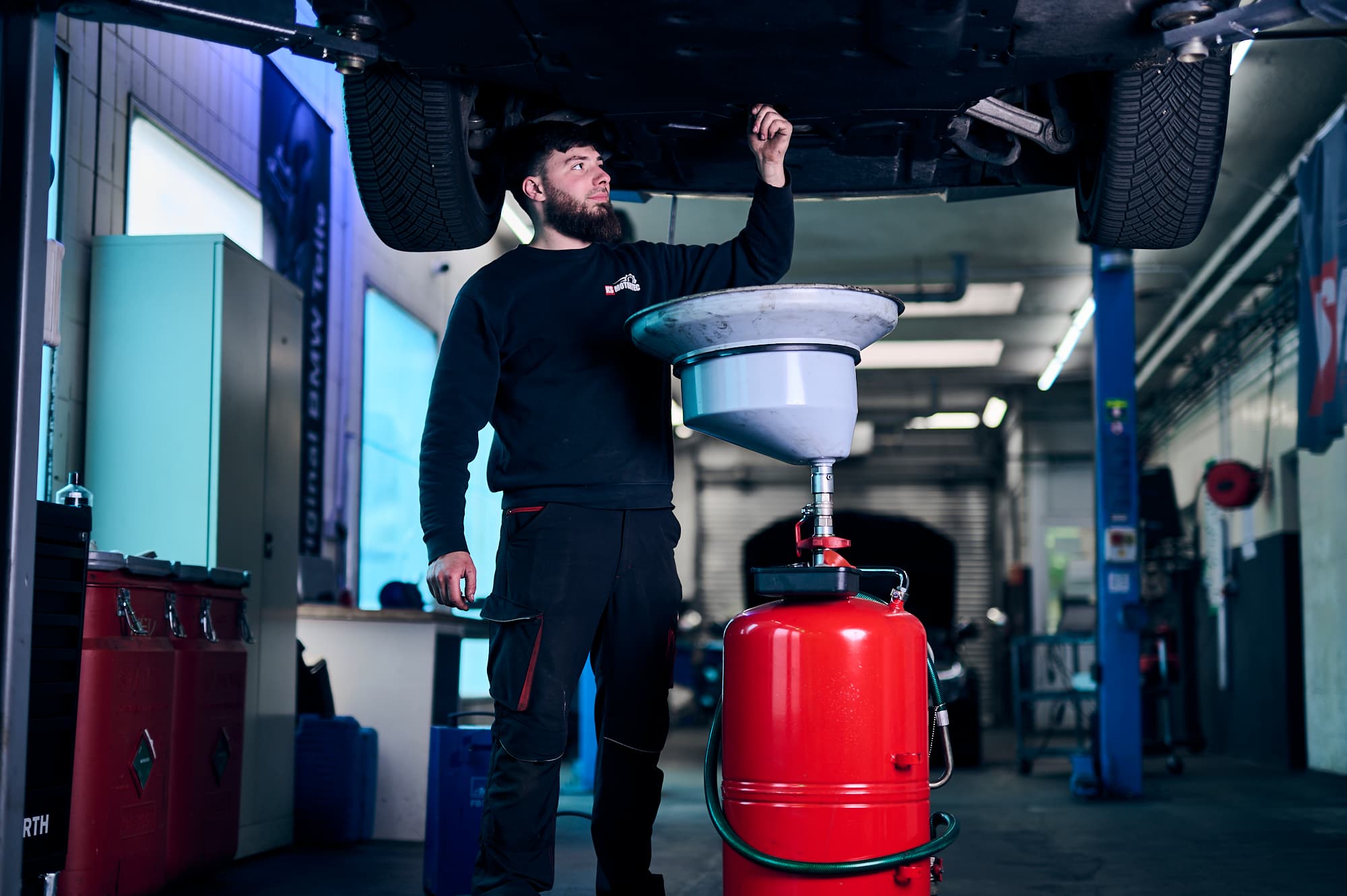 Wie oft sollte ich einen Ölwechsel bei meinem Auto durchführen?