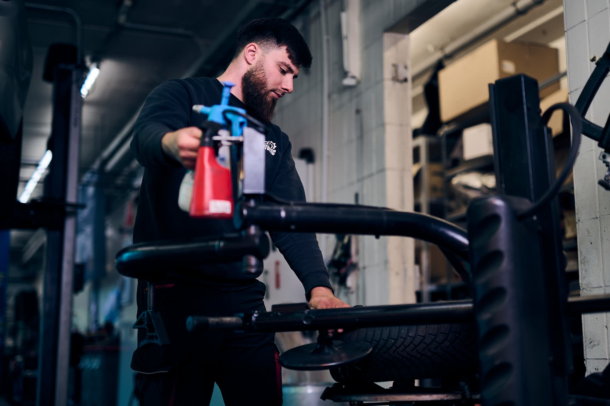 Reifenservice - Wechseln & flicken in Berlin-Spandau 