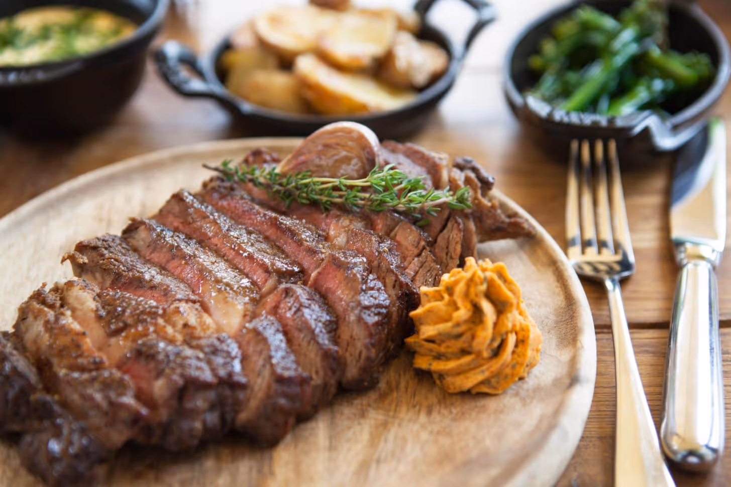 Fleisch auf Teller von Restaurant Spindler