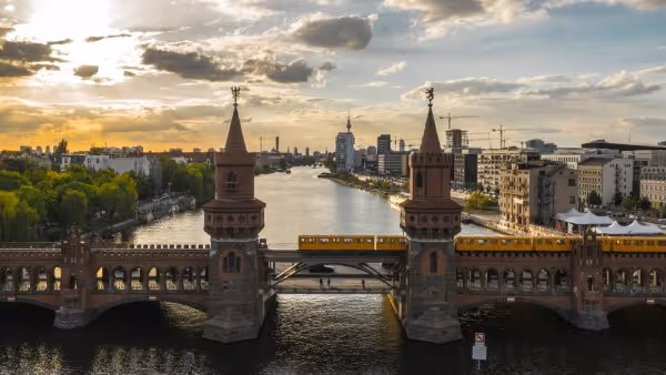 Blick auf die Spree und Oberbaumbrücke
