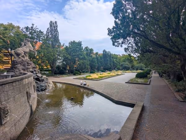Weitblick über den Rüdesheimer Platz