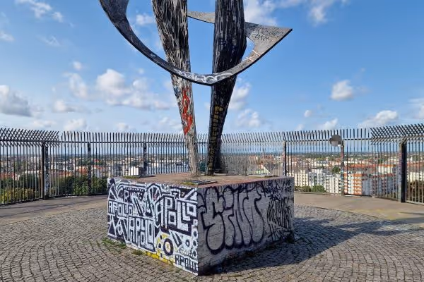 Skulptur am Flakturm Humboldthain 