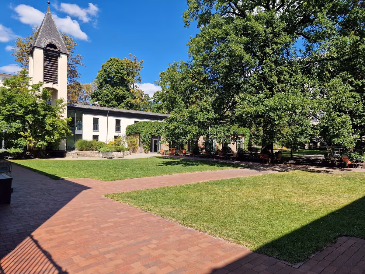 Cafe Sveska Kyrkan Innenhof
