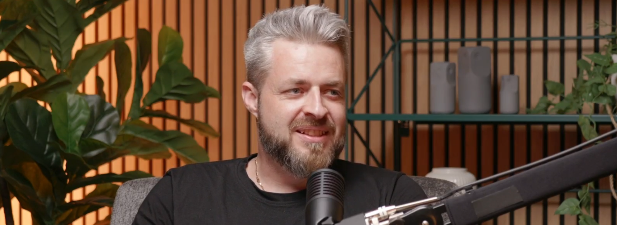 Václav Podlipný in podcast studio